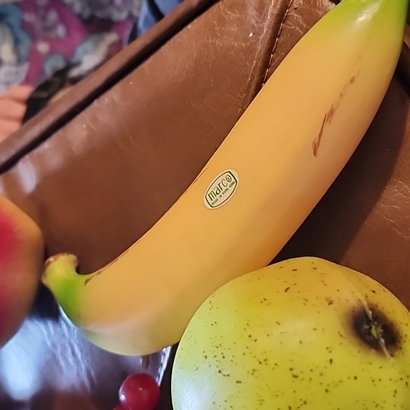 VINTAGE  FAUX 🍇 GRAPES & PLASTIC  FRUIT 😋 - Picture 2 of 7